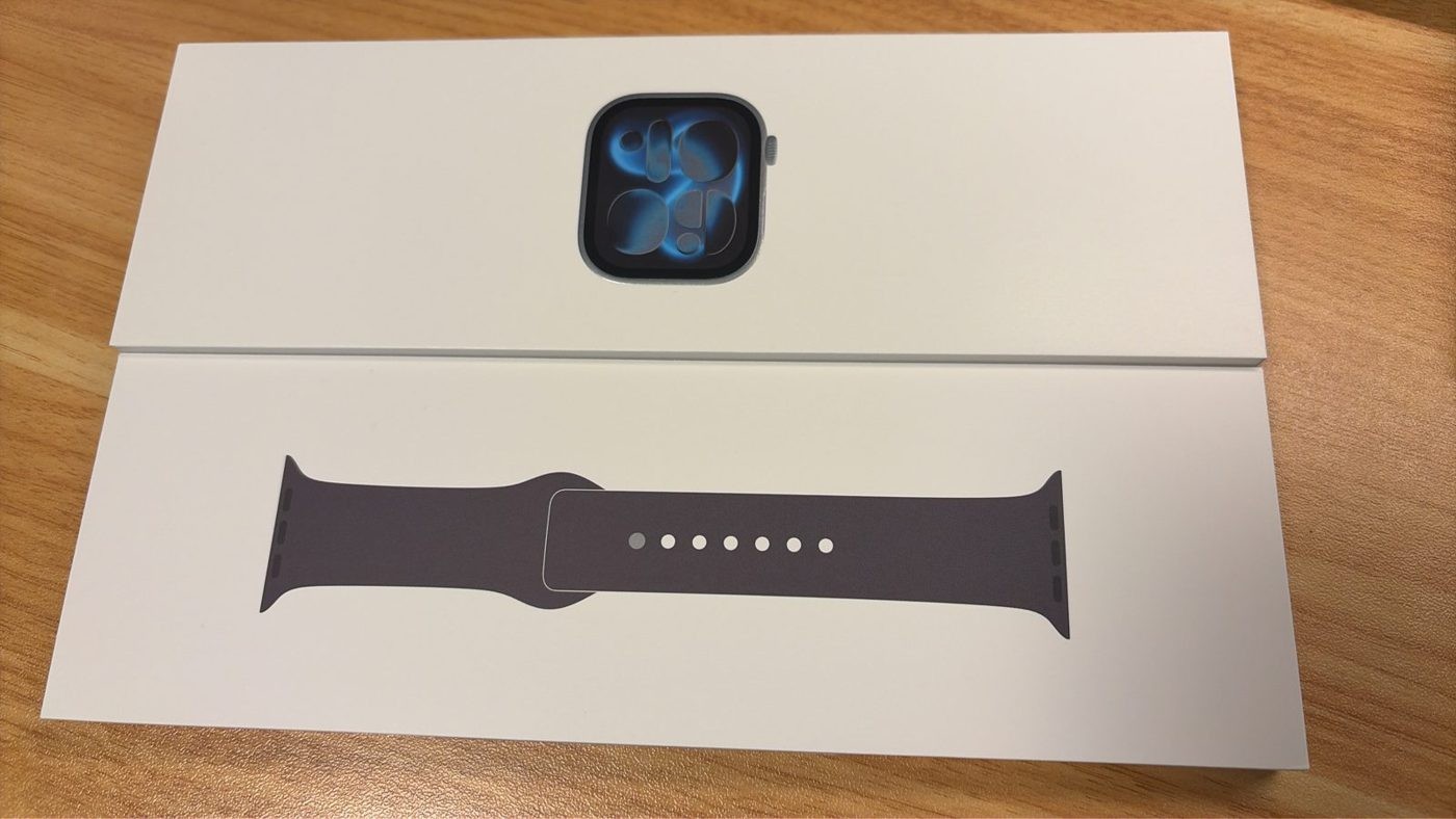 Apple Watch Series 11 のパッケージ