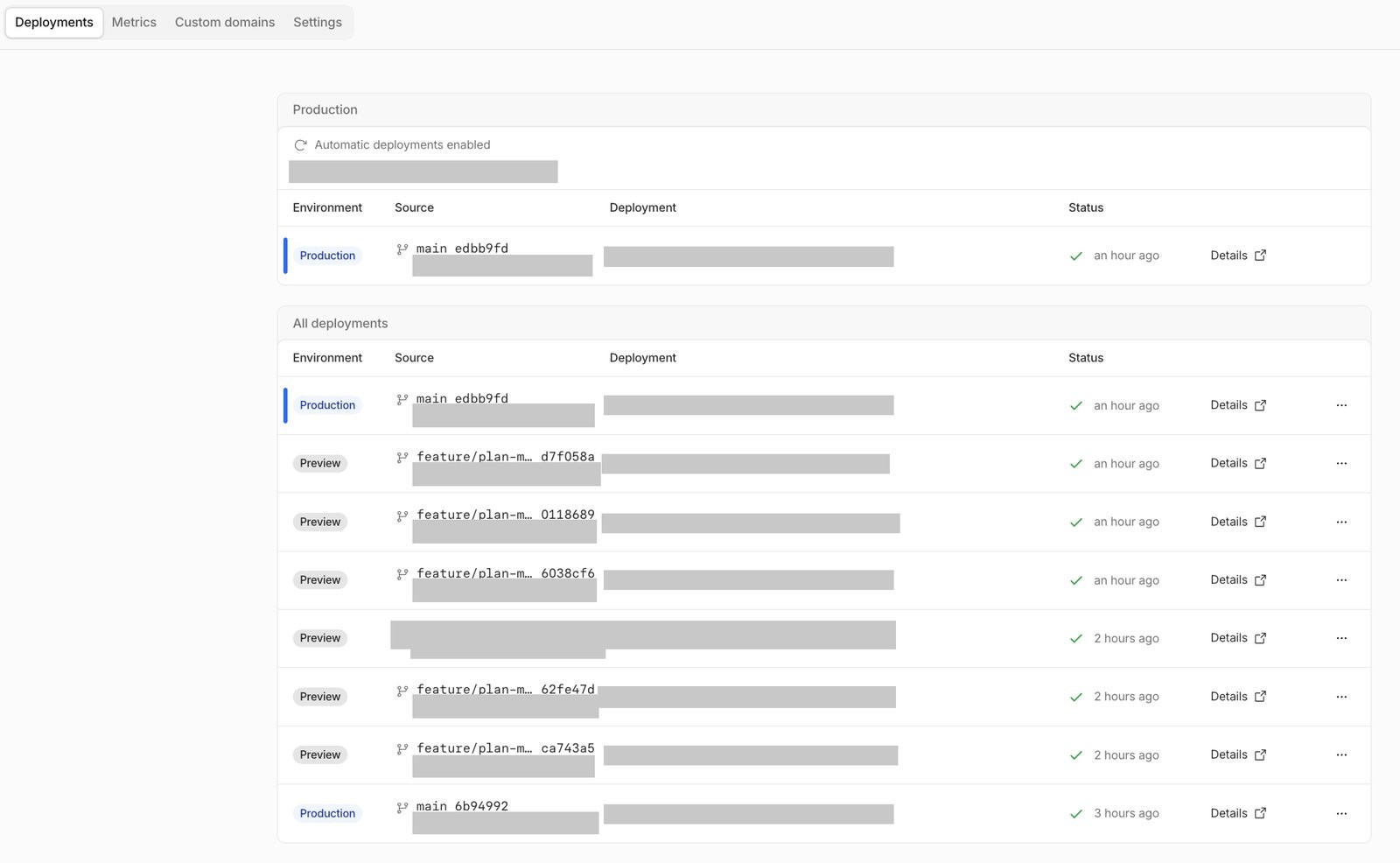Deployments の画面。main からの Production と、作業ブランチからの Preview のデプロイが並んでいる